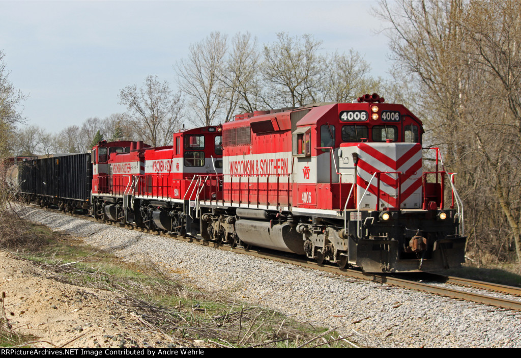 WSOR 4006 approaching Scenic Road with T010